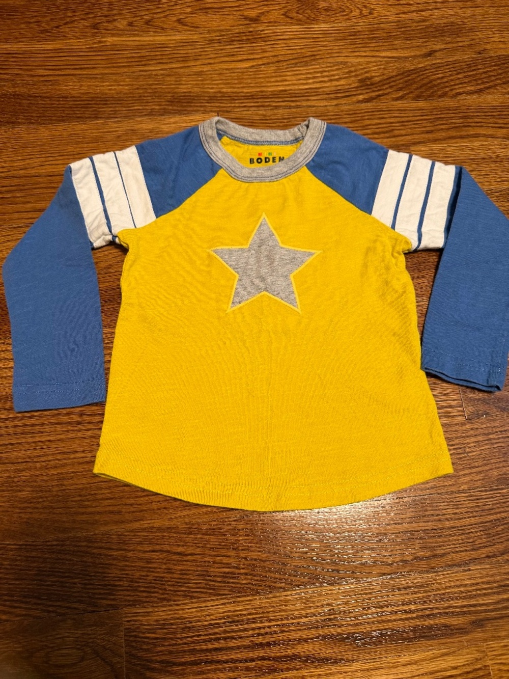 Mini Boden Long Sleeve Baseball Tee with Star Sz 2-3Y